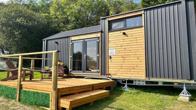 Dandylion House Two Night Weekday Cabin Stay with Tiny Away for Three picture