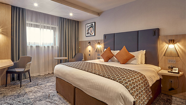 Indulgent Overnight Stay and Dinner for Two at Crowne Plaza Reading East Image 2