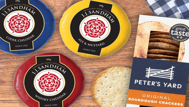 Gentleman's Cheese and Drinks Box Image 1