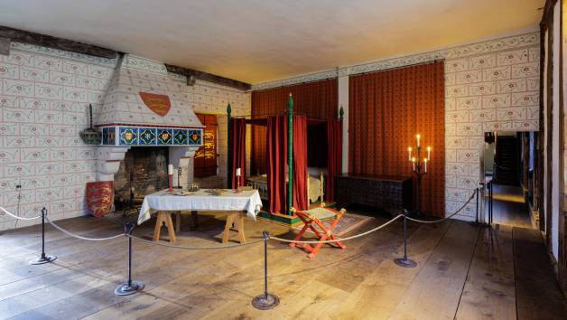 Tower of London Entry and Two Course Meal at The Shakedown Restaurant for Two picture