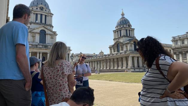 Bridgerton London Walking Tour Experience for One Adult and One Child picture