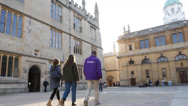 Harry Potter Highlights Walking Tour in Oxford for Two Adults and One Child picture