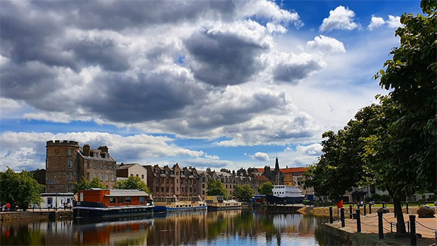 Guided Walking Tour of Edinburgh for Two with Invisible Cities Image 2