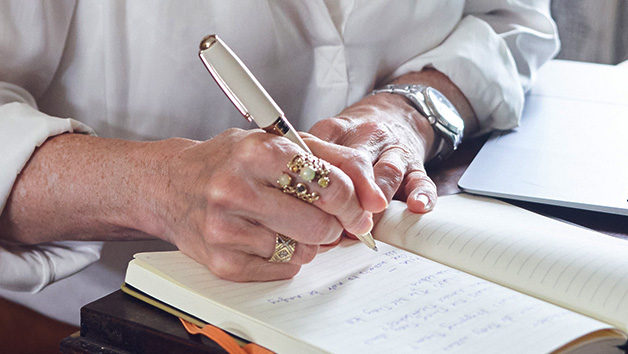 BBC Maestro Writing Love Stories with Jojo Moyes Online Course Image 3
