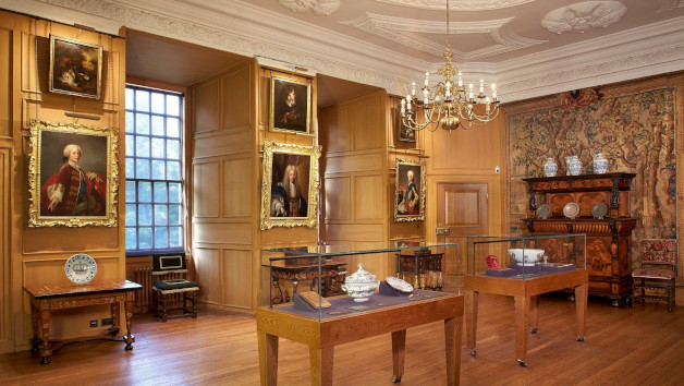 Palace of Holyroodhouse Visit Adults with Evan Evans Tour for Two picture