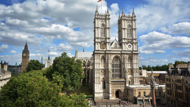 Royal London Tour with Afternoon Tea at The Rubens at the Palace Adults by Evan Evans Tours for Two picture