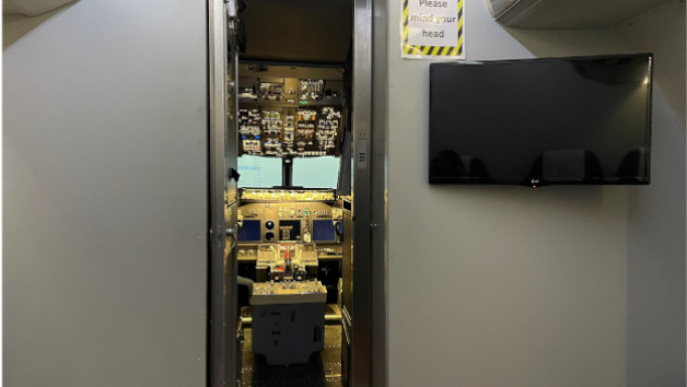 70 Minute Flight Simulator Experience in Cheshire picture