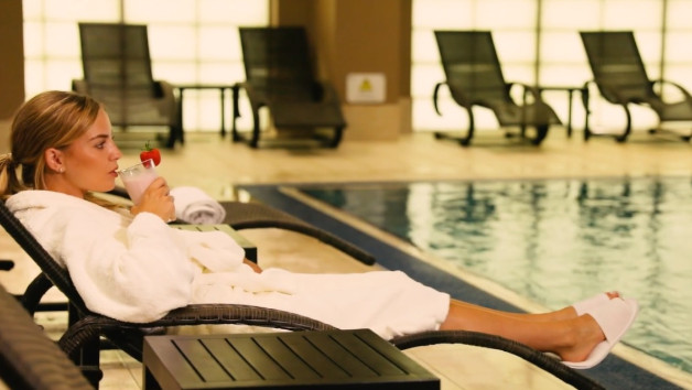 Overnight Spa Break with 50 Minute Treatment and Dinner at East Sussex National Hotel for Two picture