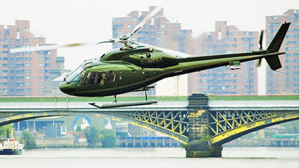 30 Minute Helicopter Tour of London for Two from Hertfordshire Image 2