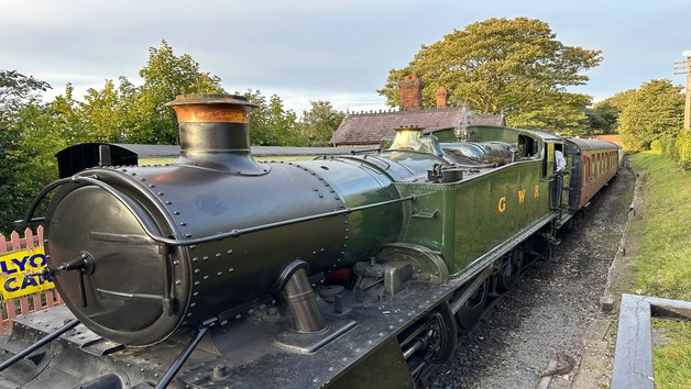 Chiltern Hills Steam Train Experience for Two with Chocolates and Bubbly Image 1