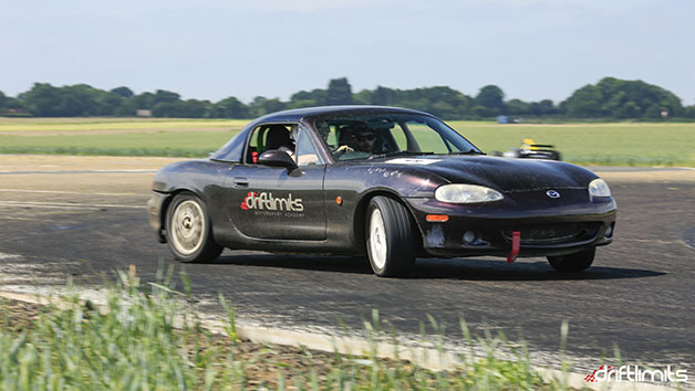 12 Lap MX5 vs BMW Driving Experience with Drift Limits Image 5