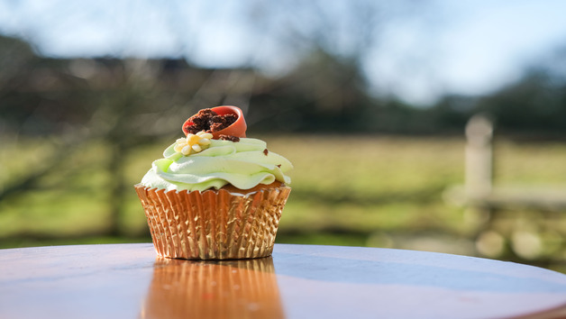 Mother's Day Cupcake Box for Two from Piglet's Pantry Image 5