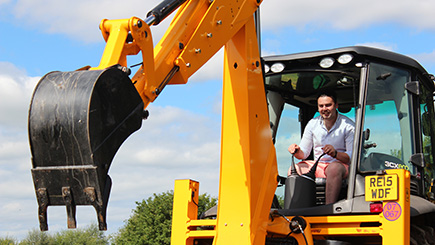 JCB Driving at Diggerland