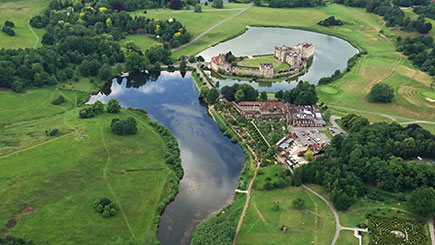 30 Minute Helicopter Tour of Leeds Castle and the Medway Coast Image 3