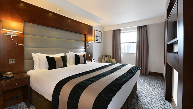 Luxury Overnight Stay For Two With Breakfast At The Park Grand Kensington