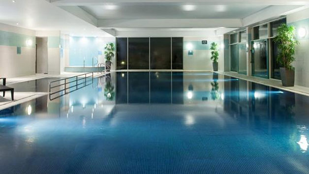 Overnight Escape with a 25 Minute Treatment each and Fizz for Two at Crowne Plaza Marlow Image 3