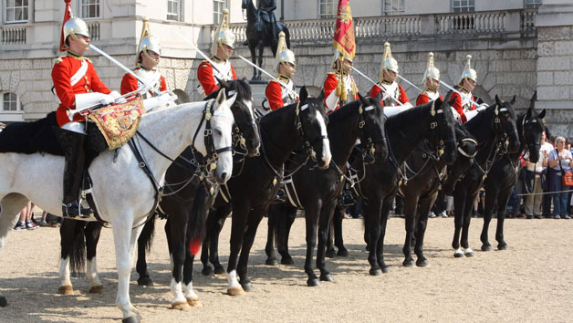 Changing of The Guard Walking Tour for Two Image 3