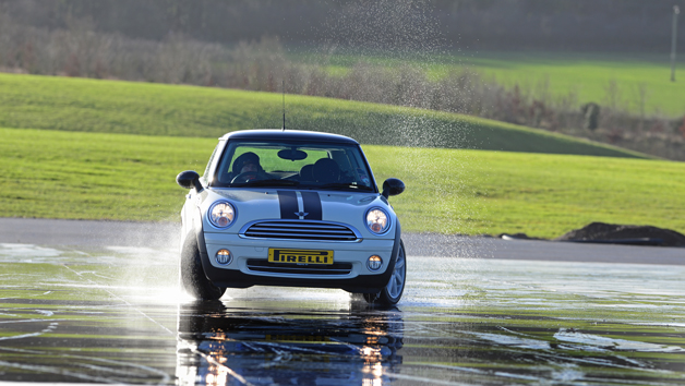 Skidpan Driving at Thruxton Image 2