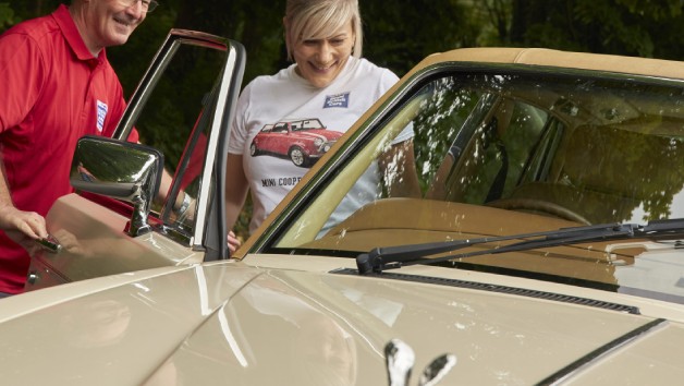 20 Minute Bentley or Rolls Royce Drive and Private Tour with Great British Car Journey for One picture