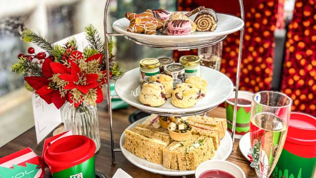 PG Tips Lower Deck Christmas Lights London Sightseeing Tour for Two Adults with Afternoon Tea picture