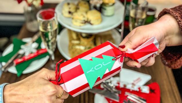 PG Tips Upper Deck Christmas Lights London Sightseeing Tour for Two Adults with Afternoon Tea picture