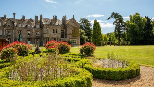 Overnight Stay at Shendish Manor with Dinner, Breakfast and Afternoon Tea picture