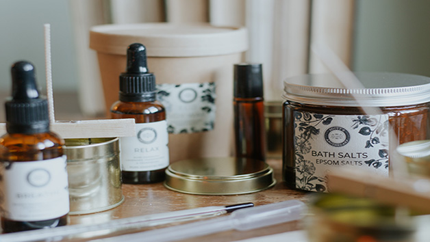 Luxury Candle Making Kit with Perfume and Bath Salts for One Image 1