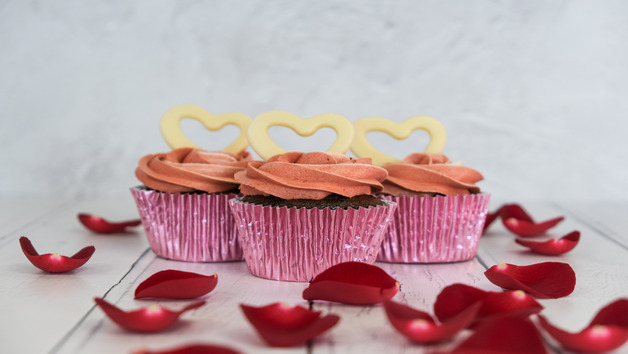 Valentine's Cupcake Box for Two from Piglet's Pantry Image 2