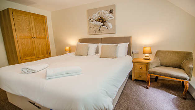 Two Night Getaway for Two with Breakfast and Dinner at The Royal Lodge picture