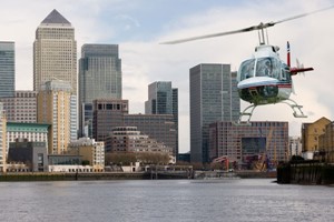 30 Minute Helicopter Ride Over London for One picture