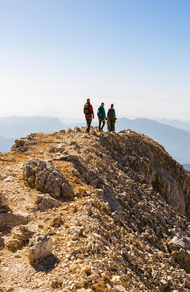 Group of people tekking a mountain